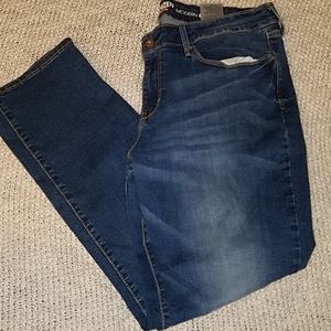 Denizen from Levia modern slim jeans